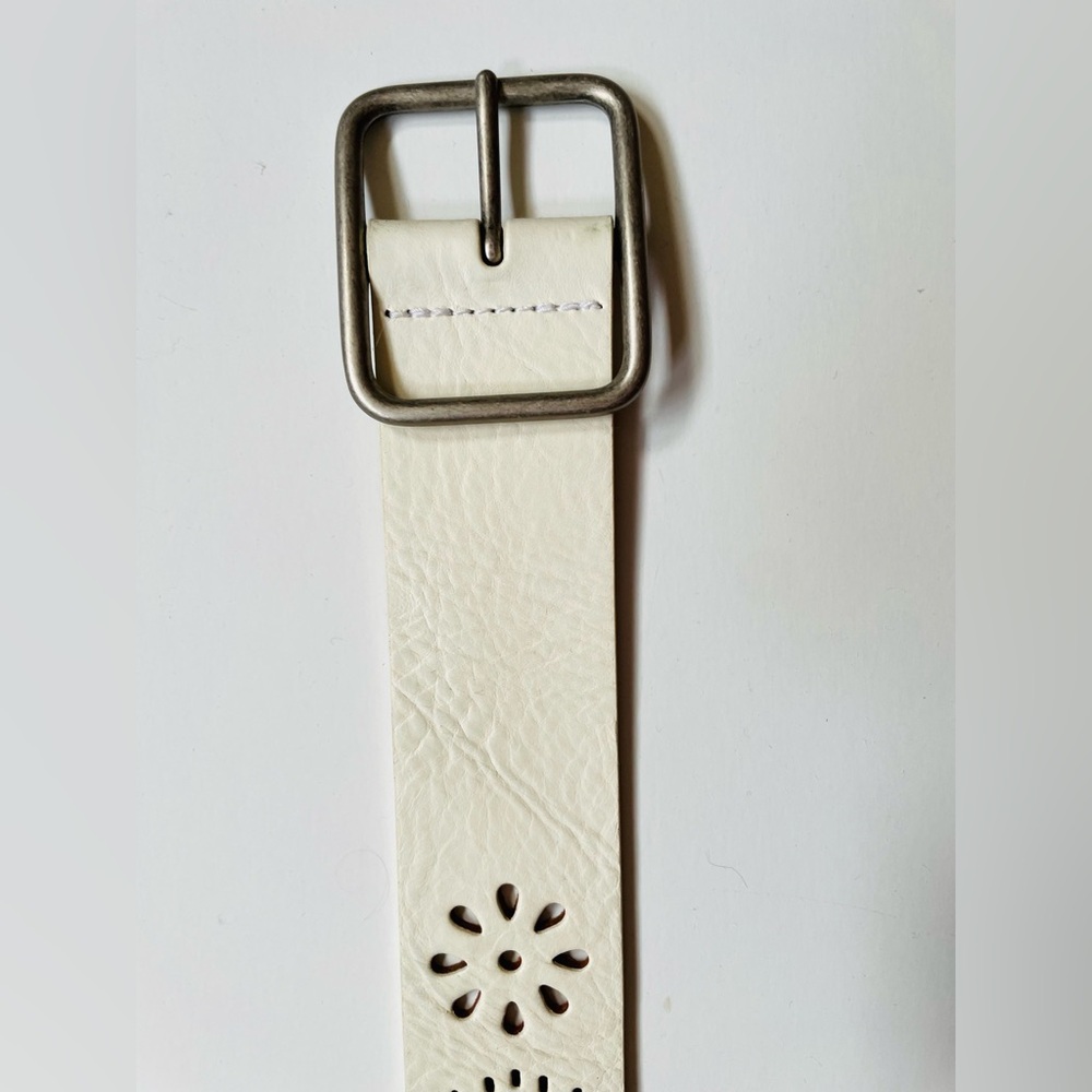 🤍 Lucky Brand White Leather Belt – Western Vibe Classic
